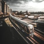 چرا نباید دریچه تهویه بالای سر مسافر در هواپیما را ببندیم؟